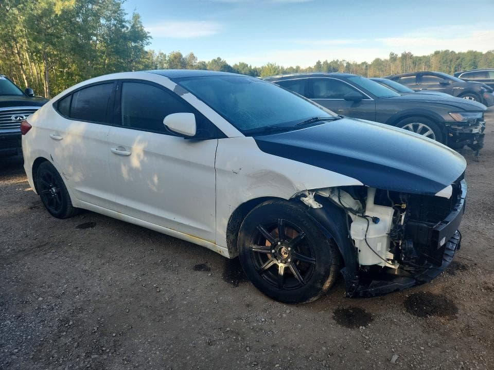 2017 HYUNDAI ELANTRA SE 4