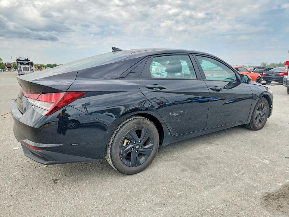 2023 HYUNDAI ELANTRA SEL 3