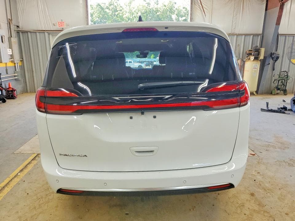 2027 CHRYSLER PACIFICA SELECT 6