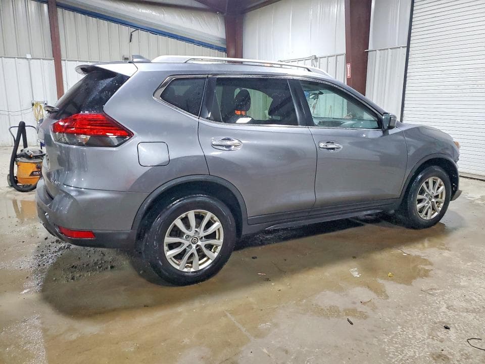 2017 NISSAN ROGUE SV 3