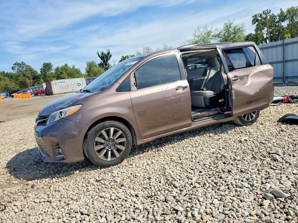 2018 TOYOTA SIENNA LIMITED 7-PASSENGER