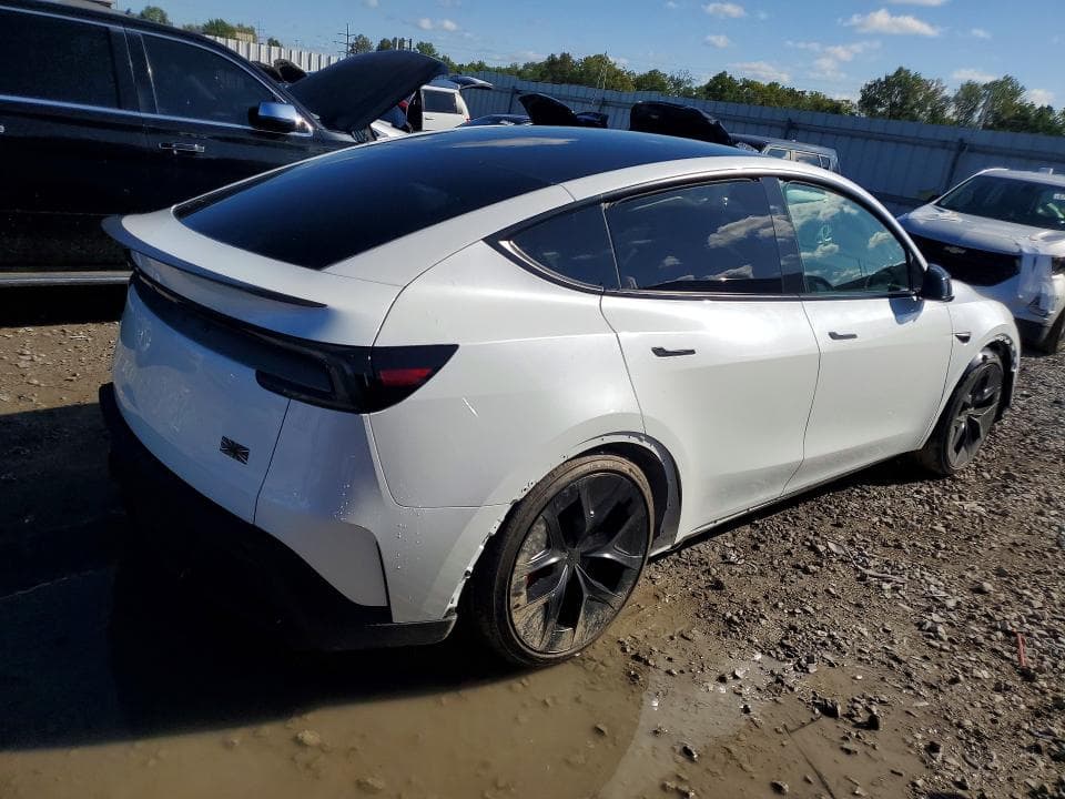 2026 TESLA MODEL Y 3