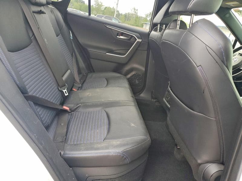 2020 TOYOTA RAV4 XSE 11