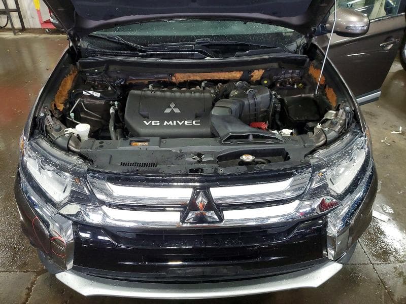 2017 MITSUBISHI OUTLANDER GT 11