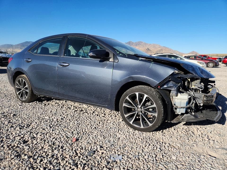 2017 TOYOTA COROLLA SE 4