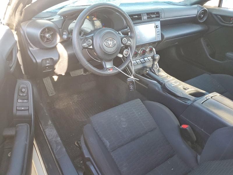 2024 TOYOTA GR86 BASE 8
