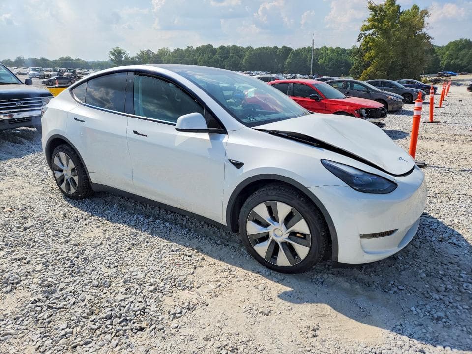 2023 TESLA MODEL Y 4