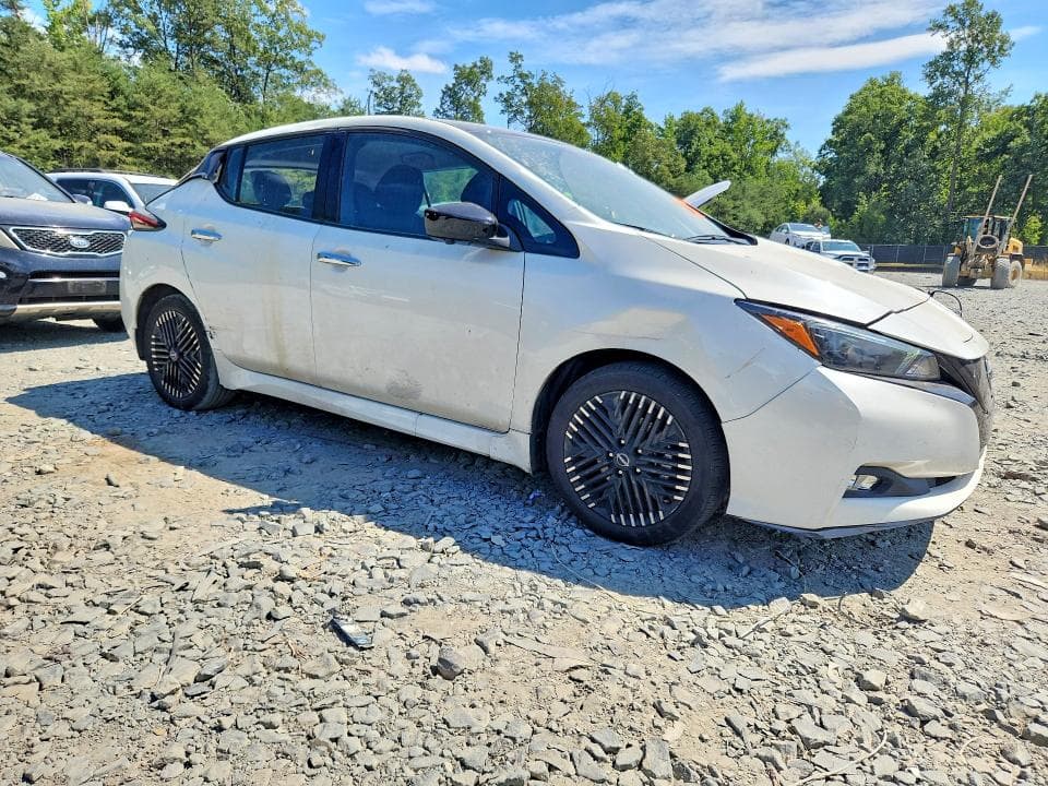 2024 NISSAN LEAF SV PLUS 4