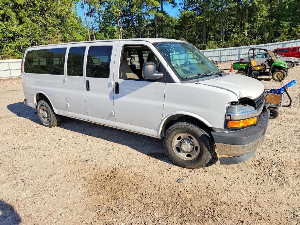 2017 CHEVROLET EXPRESS G3500 LT 4