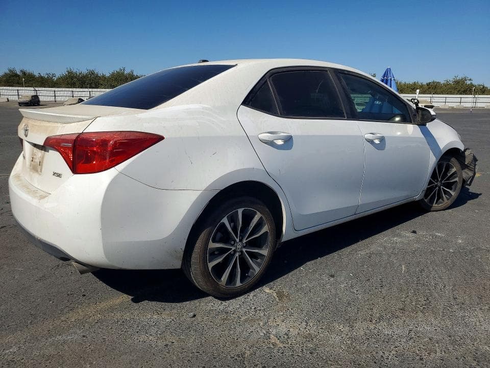 2018 TOYOTA COROLLA XSE 3