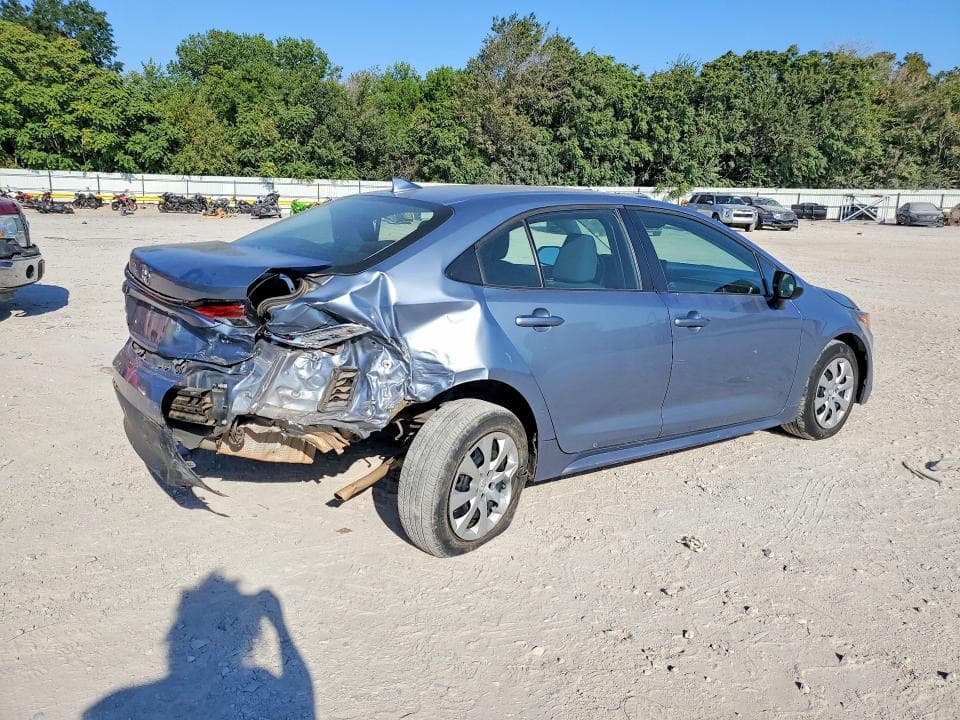 2023 TOYOTA COROLLA LE 3