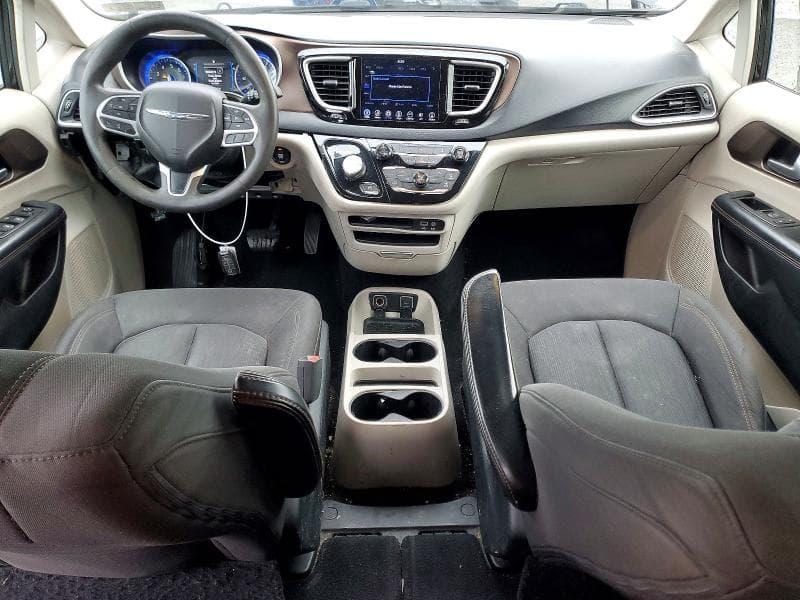 2017 CHRYSLER PACIFICA TOURING 8