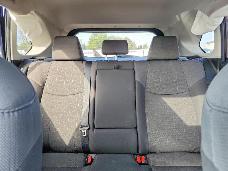 2019 TOYOTA RAV4 XLE 10