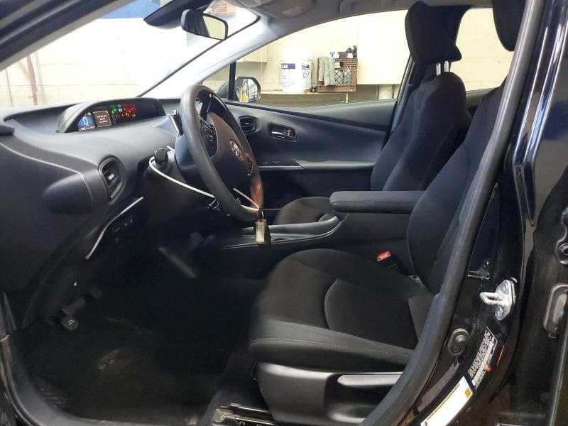 2022 TOYOTA PRIUS LE 7