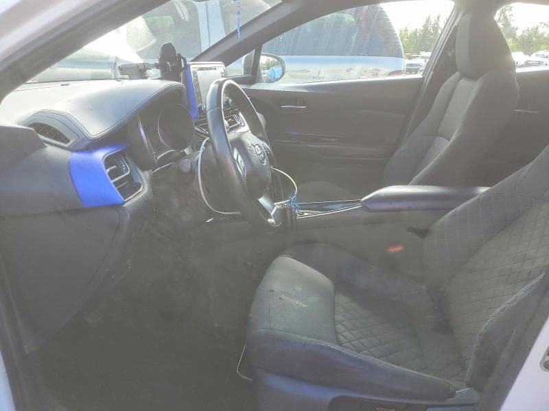 2021 TOYOTA C-HR XLE 7