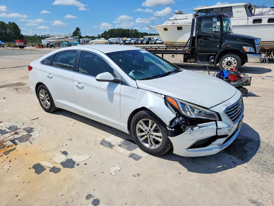 2017 HYUNDAI SONATA SE 4