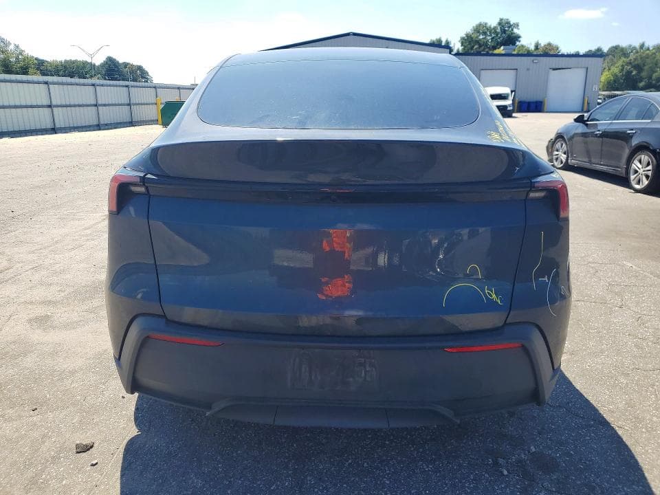 2026 TESLA MODEL Y 6