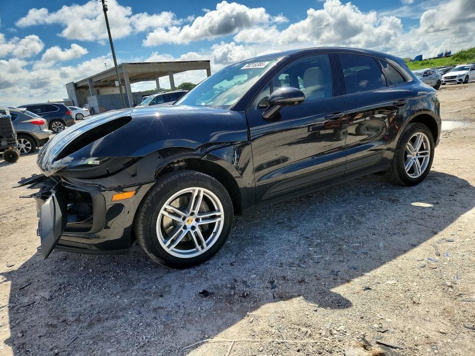 2022 PORSCHE MACAN - 1
