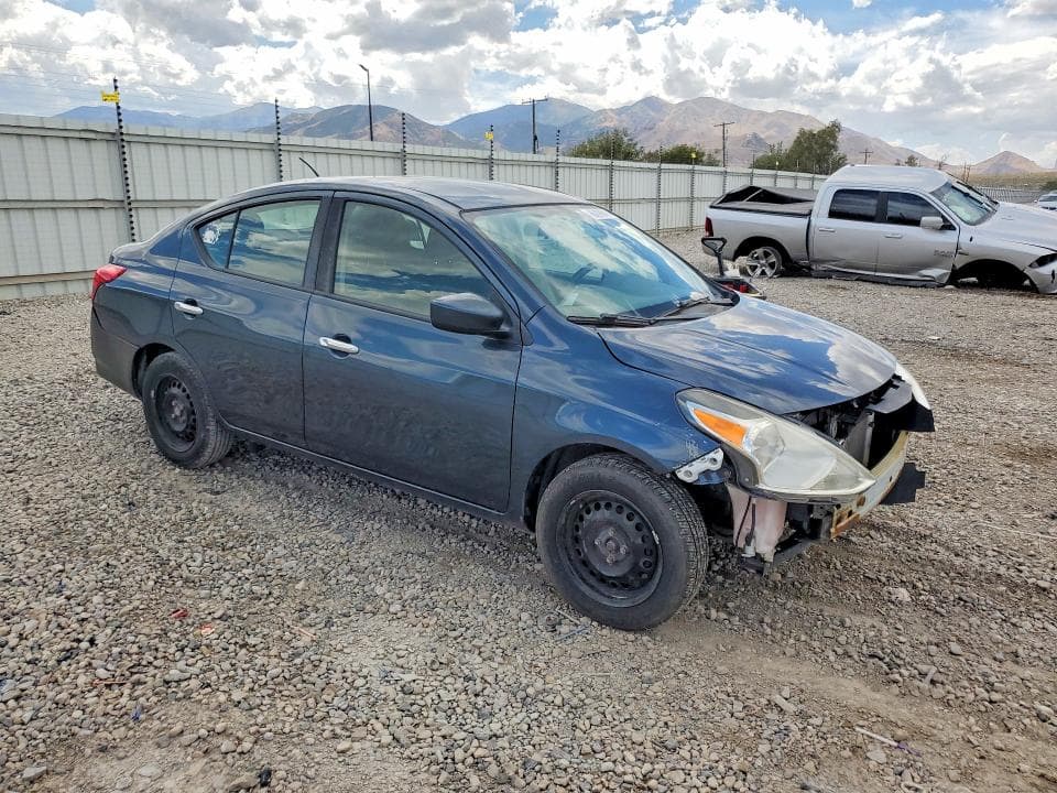 2017 NISSAN VERSA 1.6 SV 4