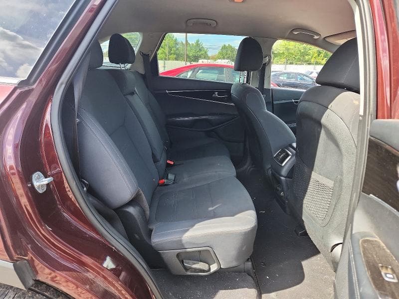 2019 KIA SORENTO LX V6 11