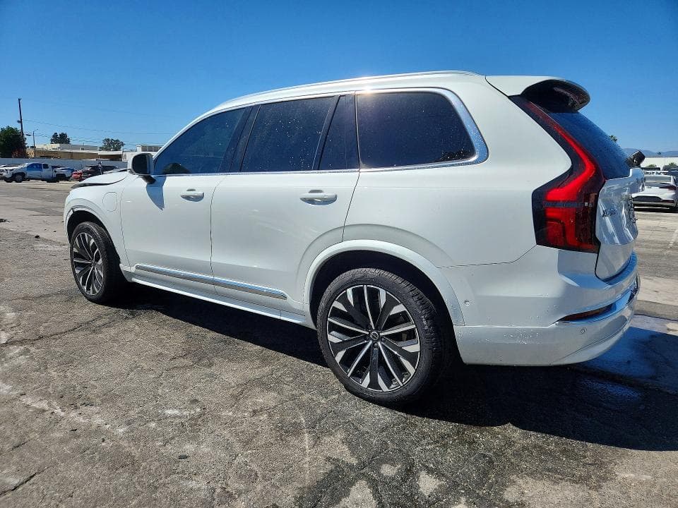 2025 VOLVO XC90 ULTRA 2
