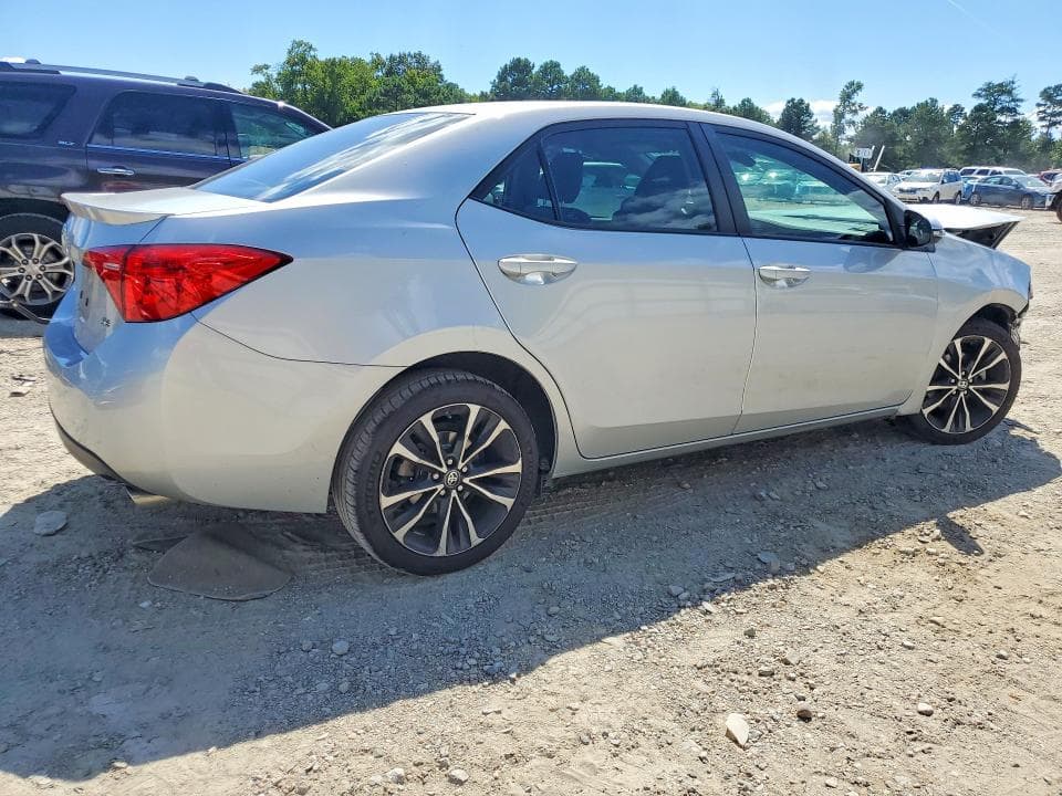 2018 TOYOTA COROLLA SE 3