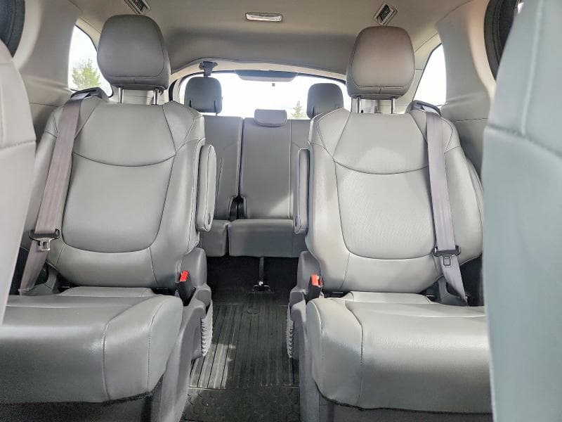 2021 TOYOTA SIENNA XLE 10