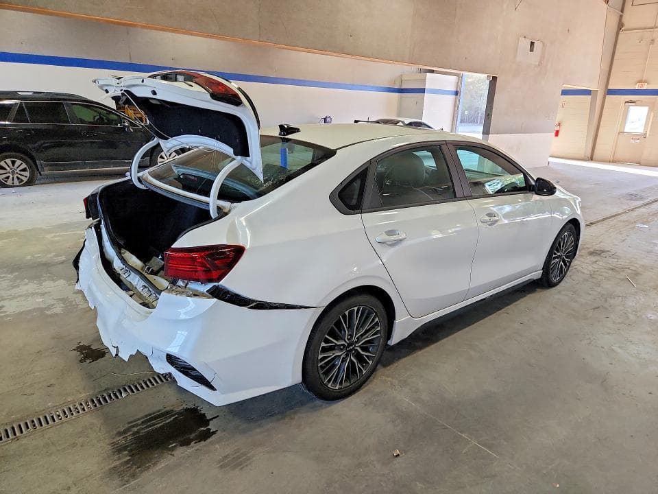 2023 KIA FORTE GT LINE 3