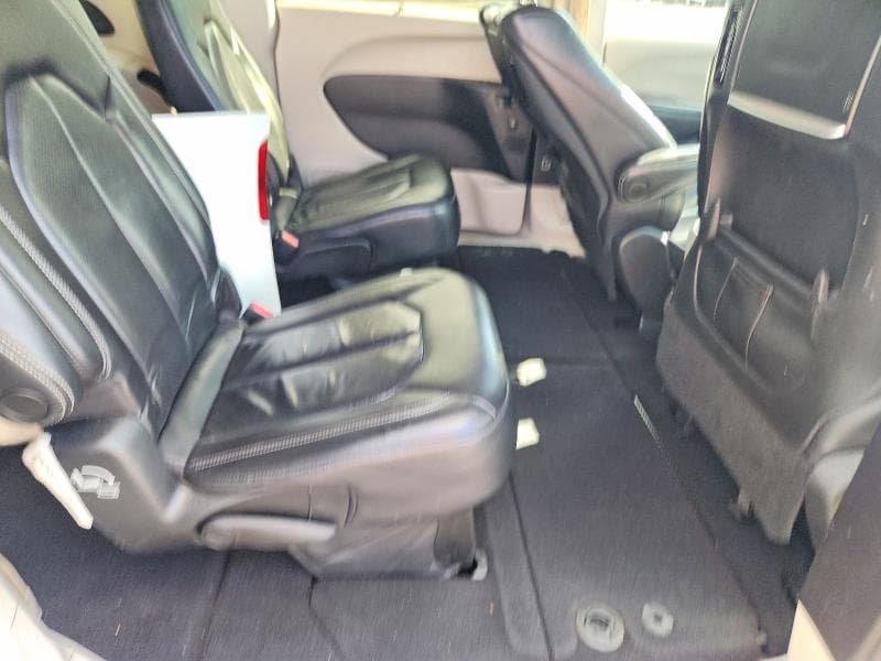 2022 CHRYSLER PACIFICA TOURING L 10
