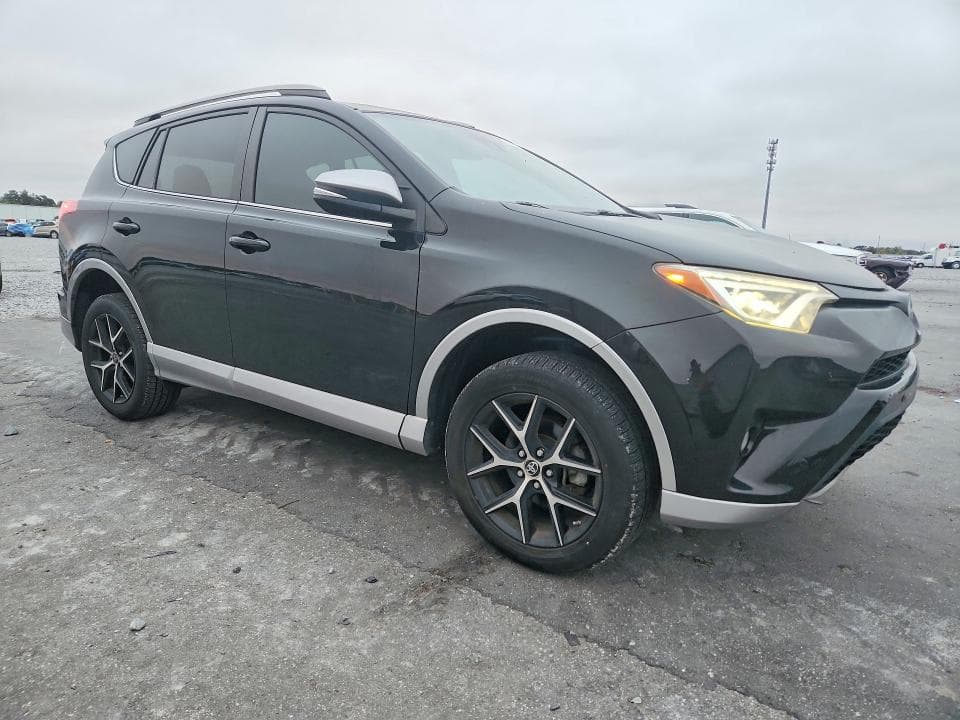 2017 TOYOTA RAV4 SE 4