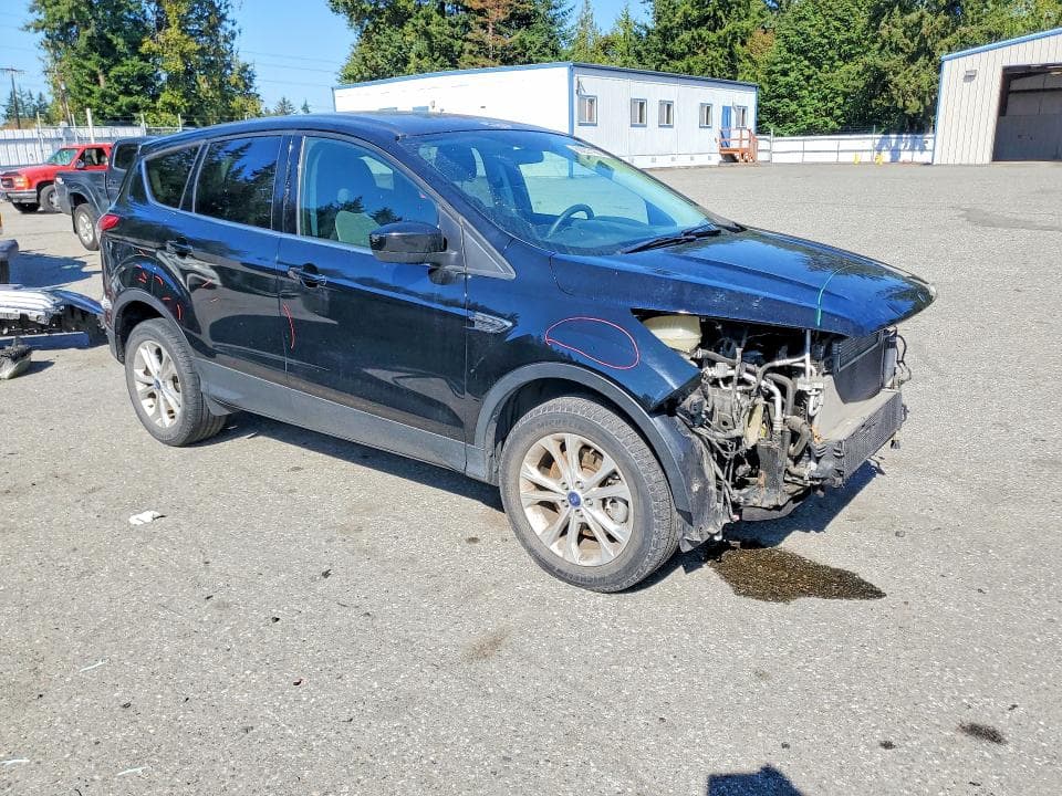 2017 FORD ESCAPE SE 4