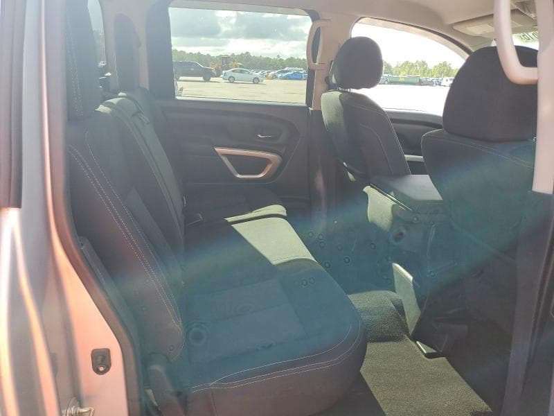 2017 NISSAN TITAN S 10