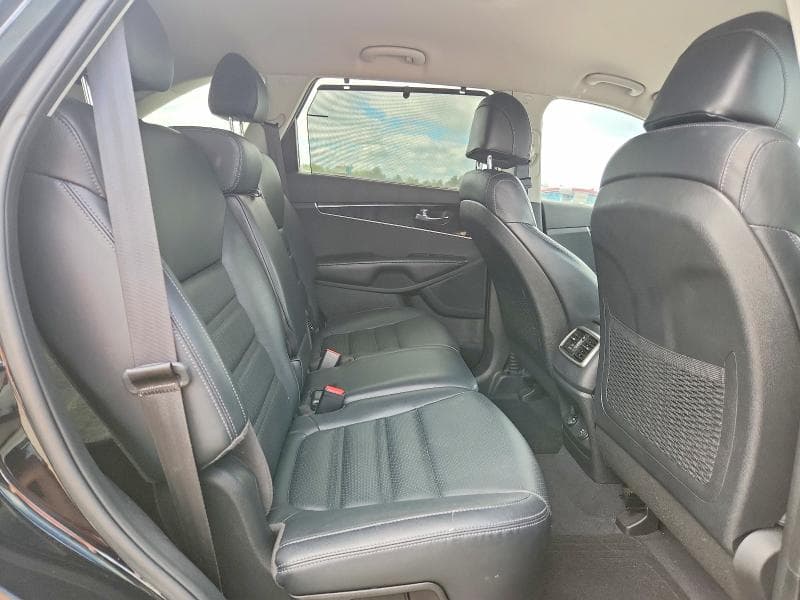 2017 KIA SORENTO EX 11