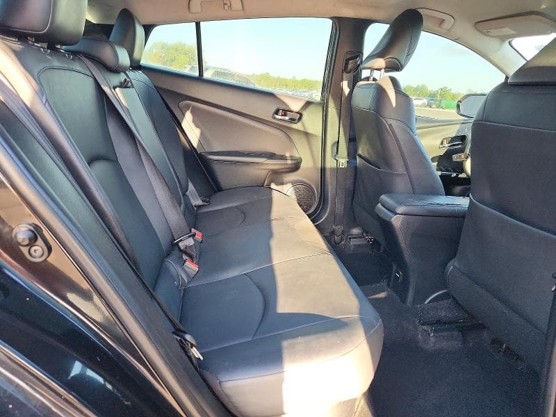 2017 TOYOTA PRIUS FOUR TOURING 10