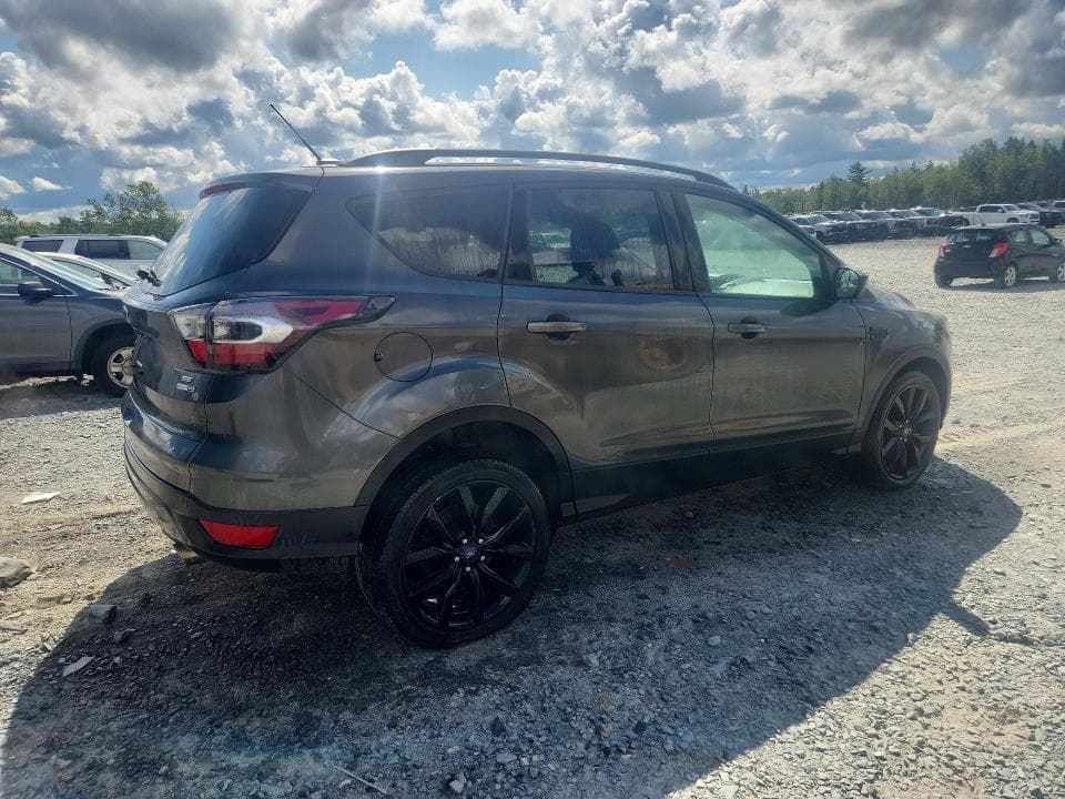 2017 FORD ESCAPE SE 3