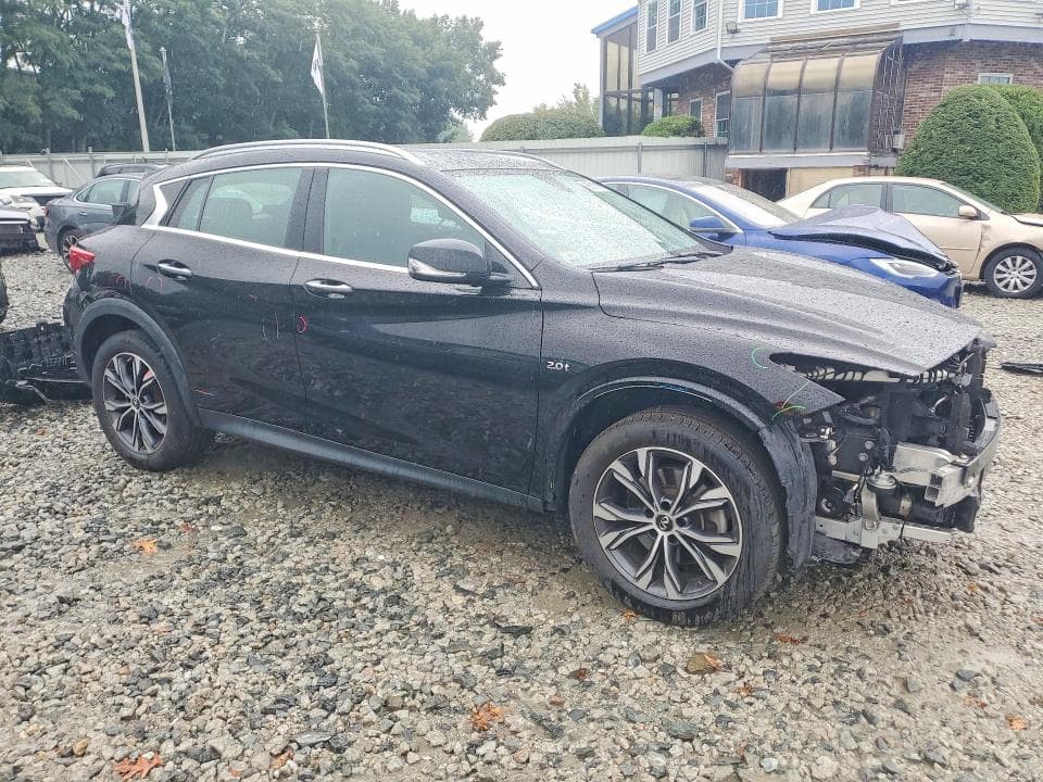 2018 INFINITI QX30 PREMIUM 4