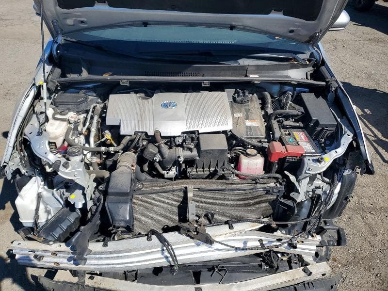 2021 TOYOTA PRIUS LE 11