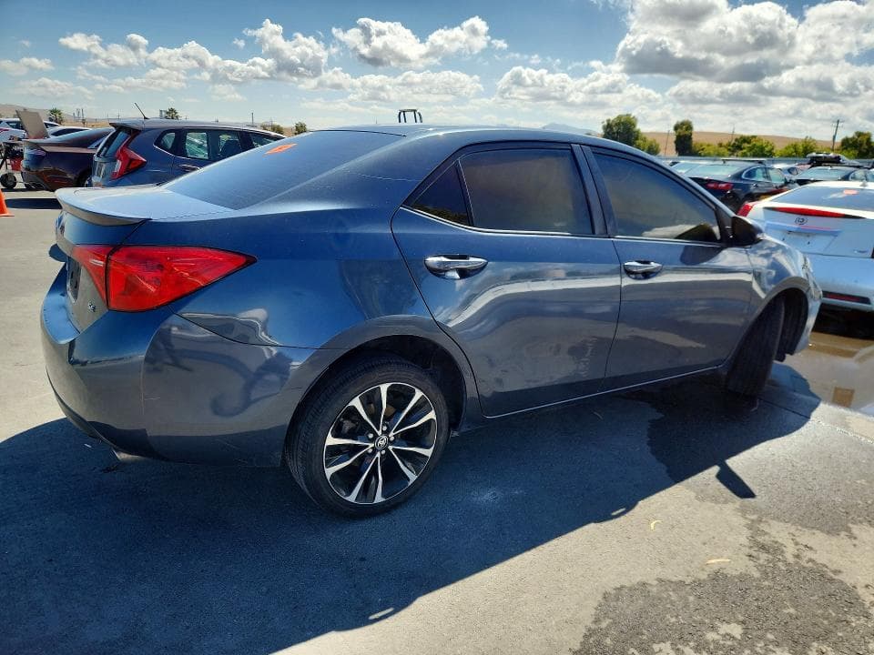 2019 TOYOTA COROLLA SE 3