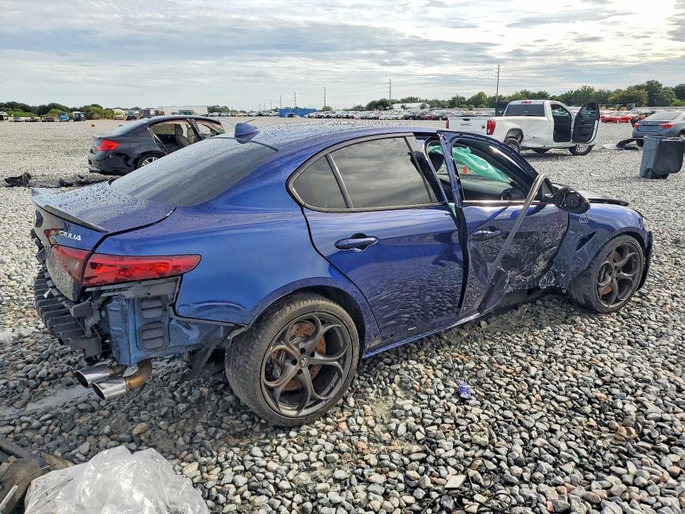 2017 ALFA ROMEO GIULIA QUADRIFOGLIO 3