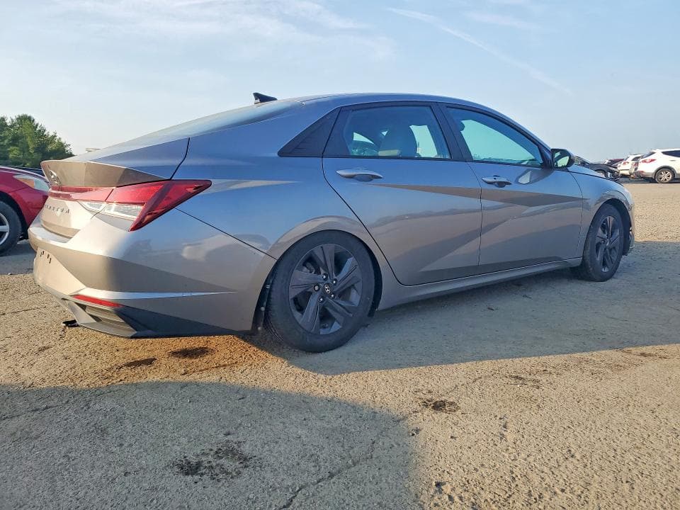 2022 HYUNDAI ELANTRA SEL 3