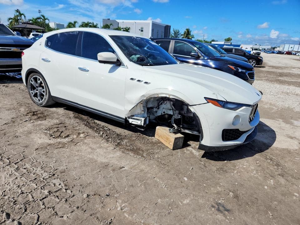 2018 MASERATI LEVANTE 4