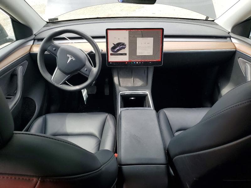 2024 TESLA MODEL Y 8