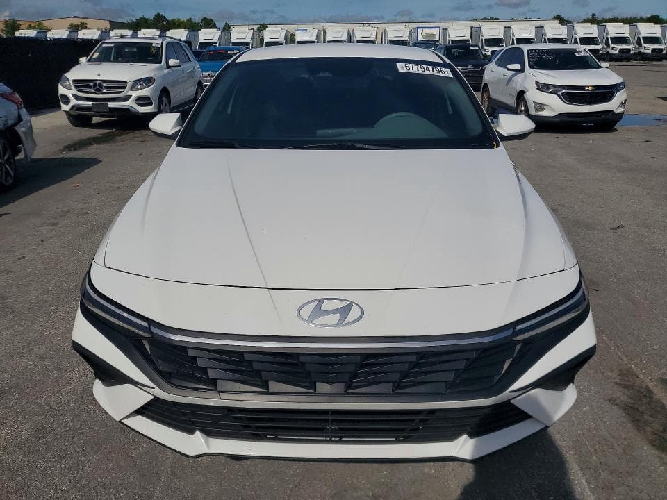 2024 HYUNDAI ELANTRA SEL 5
