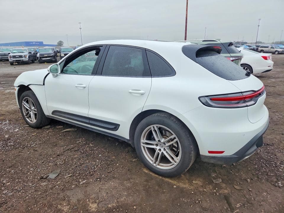 2025 PORSCHE MACAN BASE 2