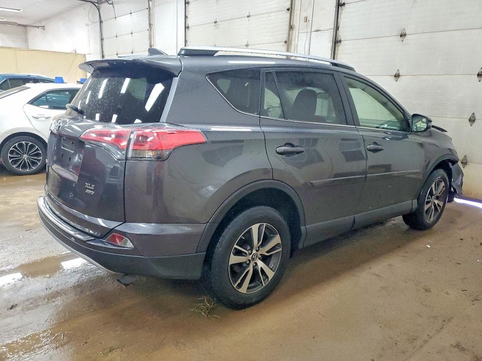 2017 TOYOTA RAV4 XLE 3