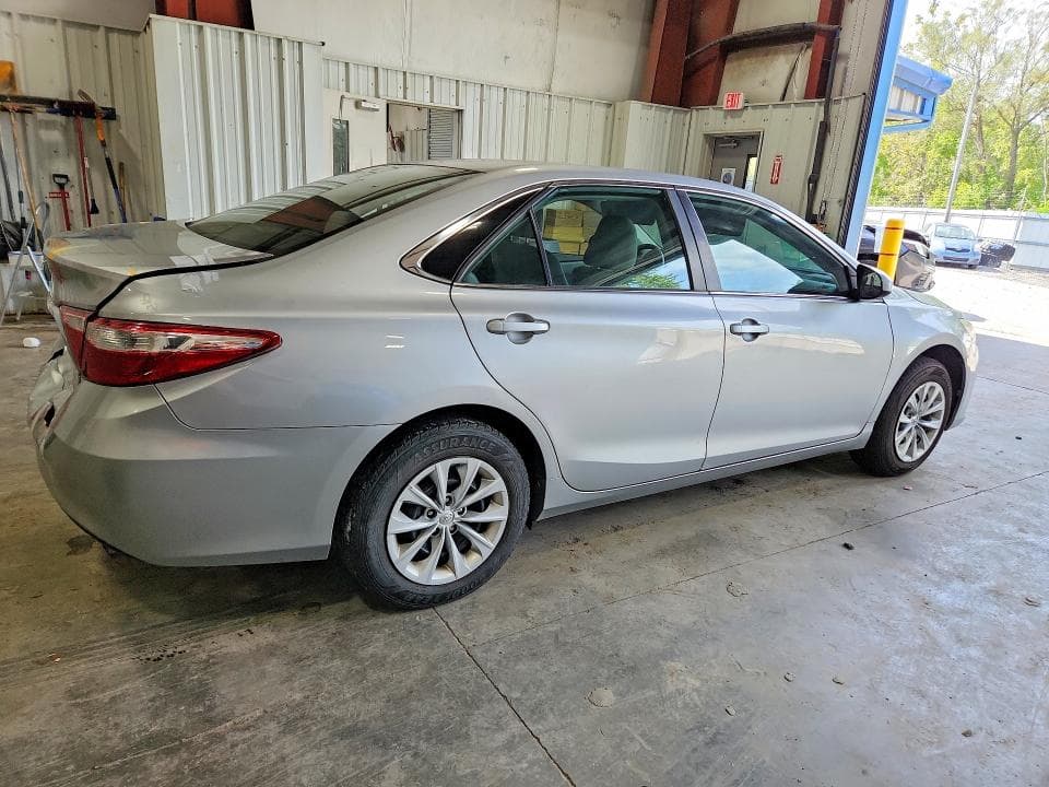2017 TOYOTA CAMRY LE 3
