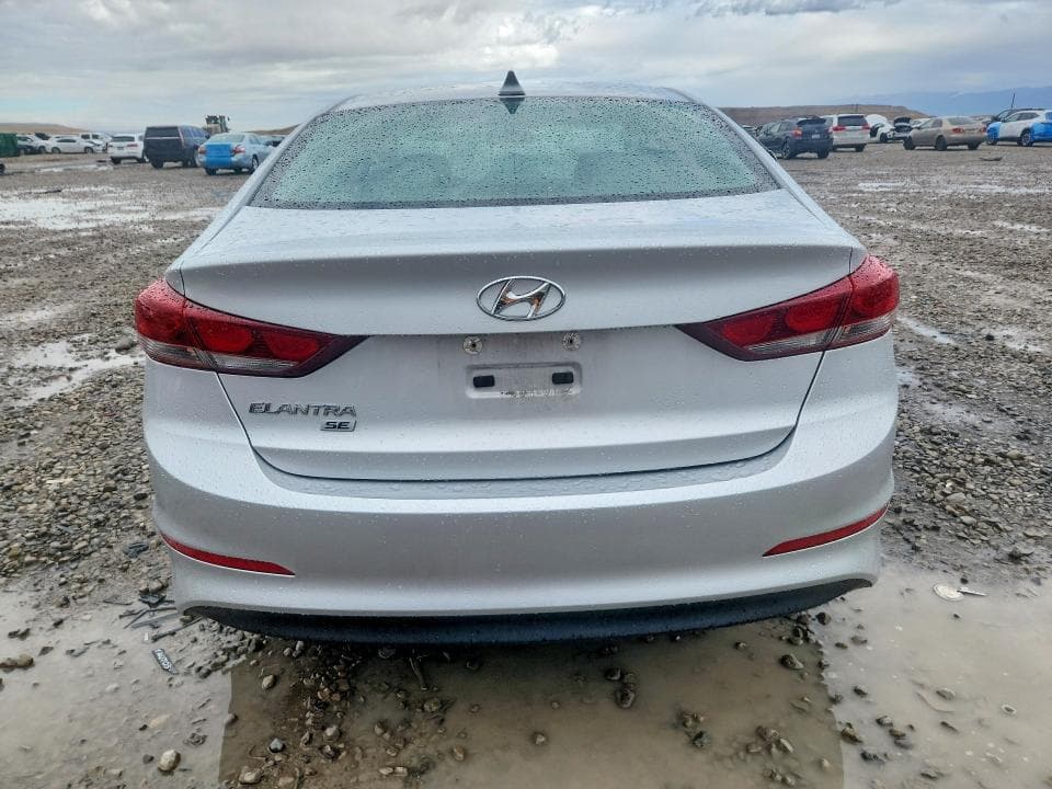 2017 HYUNDAI ELANTRA SE 6