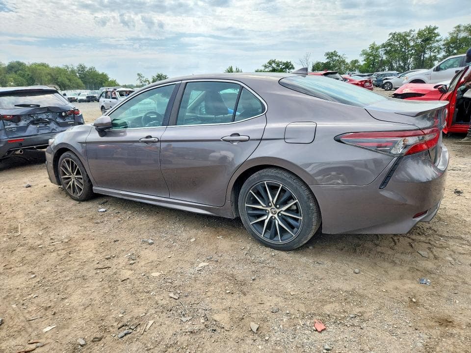 2021 TOYOTA CAMRY SE 2