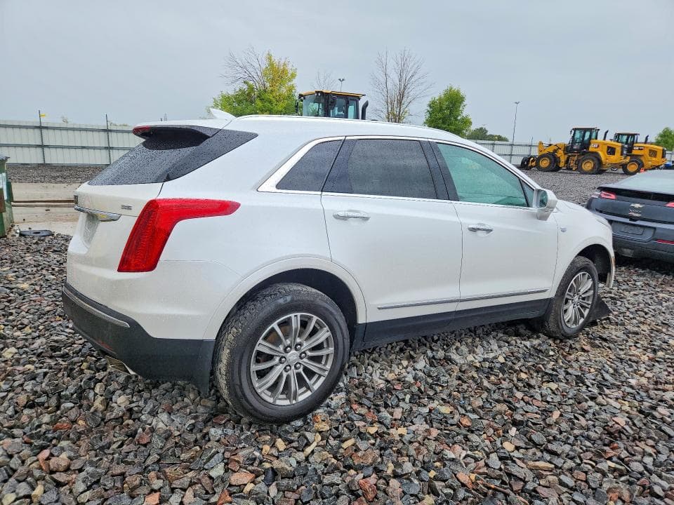 2017 CADILLAC XT5 LUXURY 3