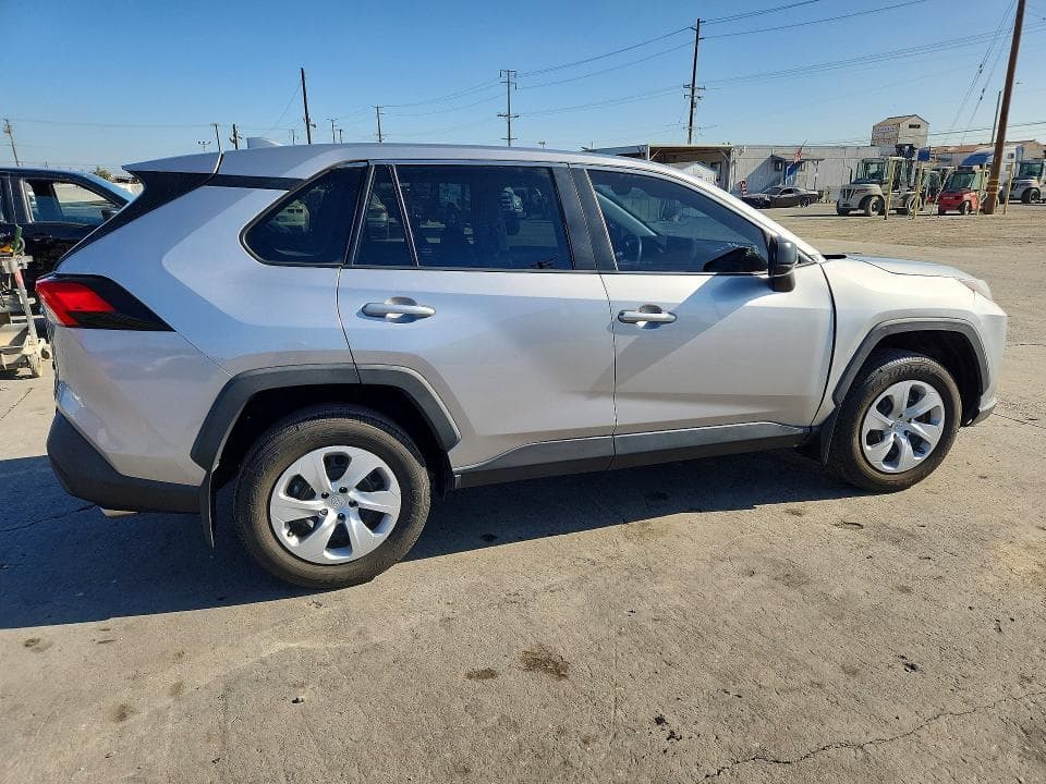 2024 TOYOTA RAV4 LE 3